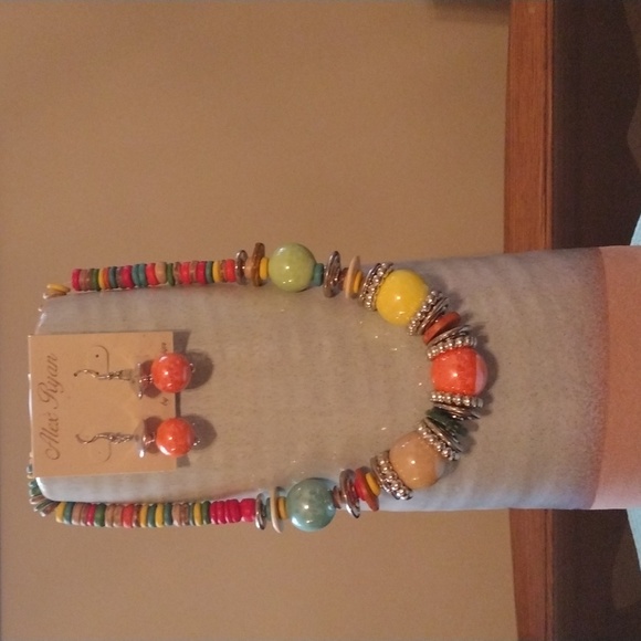 ck design stunning necklace and earring set - Picture 4 of 4